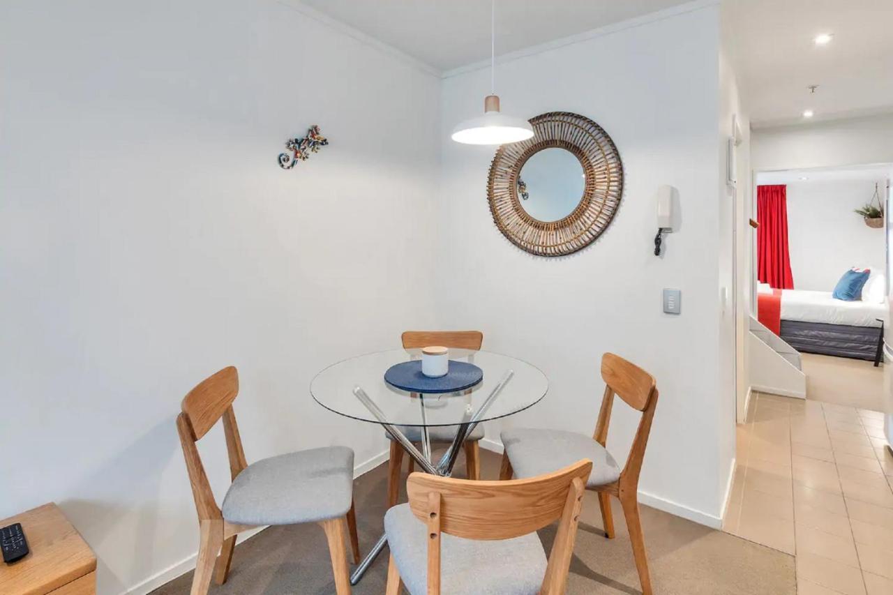 Metro Living Apt Near Skytower And Parking Оукланд Екстериор снимка