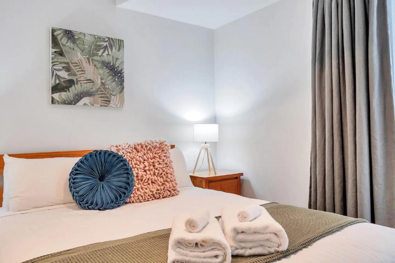 Metro Living Apt Near Skytower And Parking Оукланд Екстериор снимка