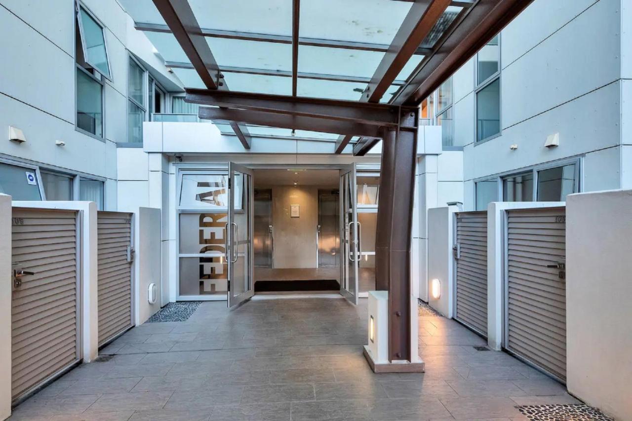 Metro Living Apt Near Skytower And Parking Оукланд Екстериор снимка