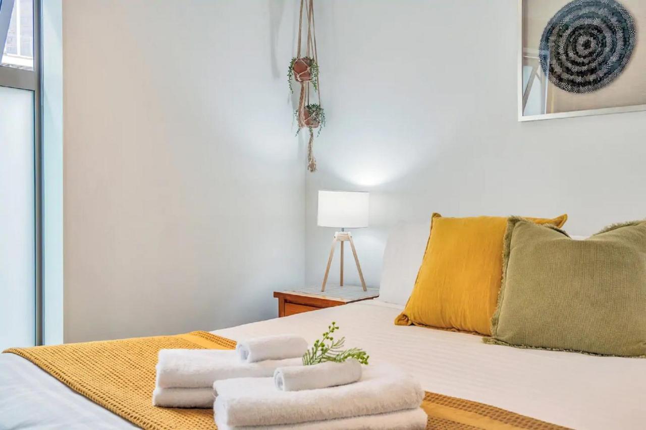 Metro Living Apt Near Skytower And Parking Оукланд Екстериор снимка